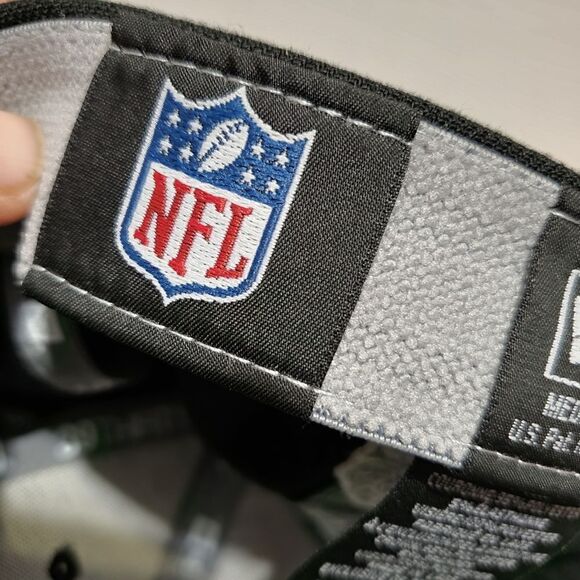 New England Patriots Sz M/L New Era 39Thirty Salute To Service FlexFit Cap Hat - Picture 11 of 11